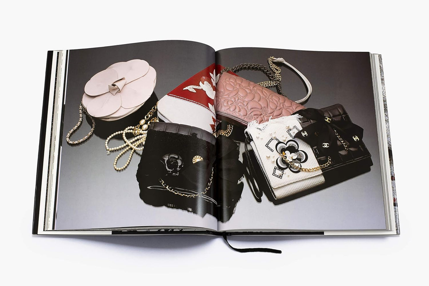 CHANEL Collections and Creations